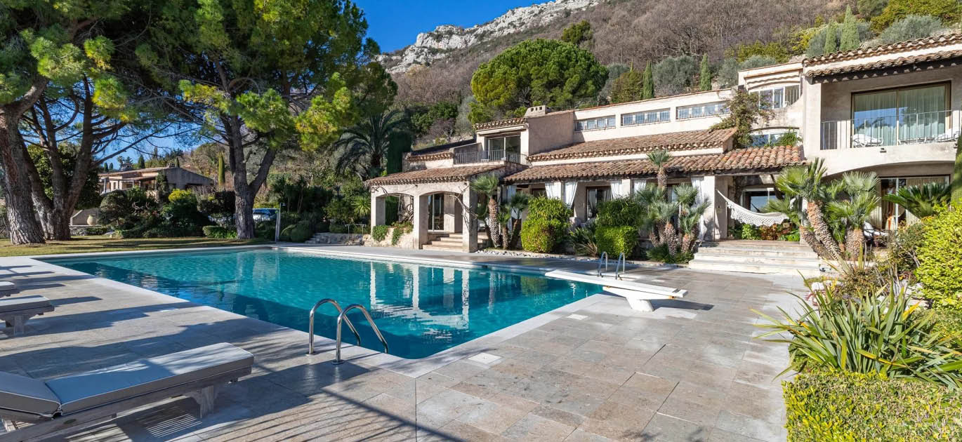 Découvrir cette propriété: Vence - France - Maison, 15 pièces - Slideshow Picture 2