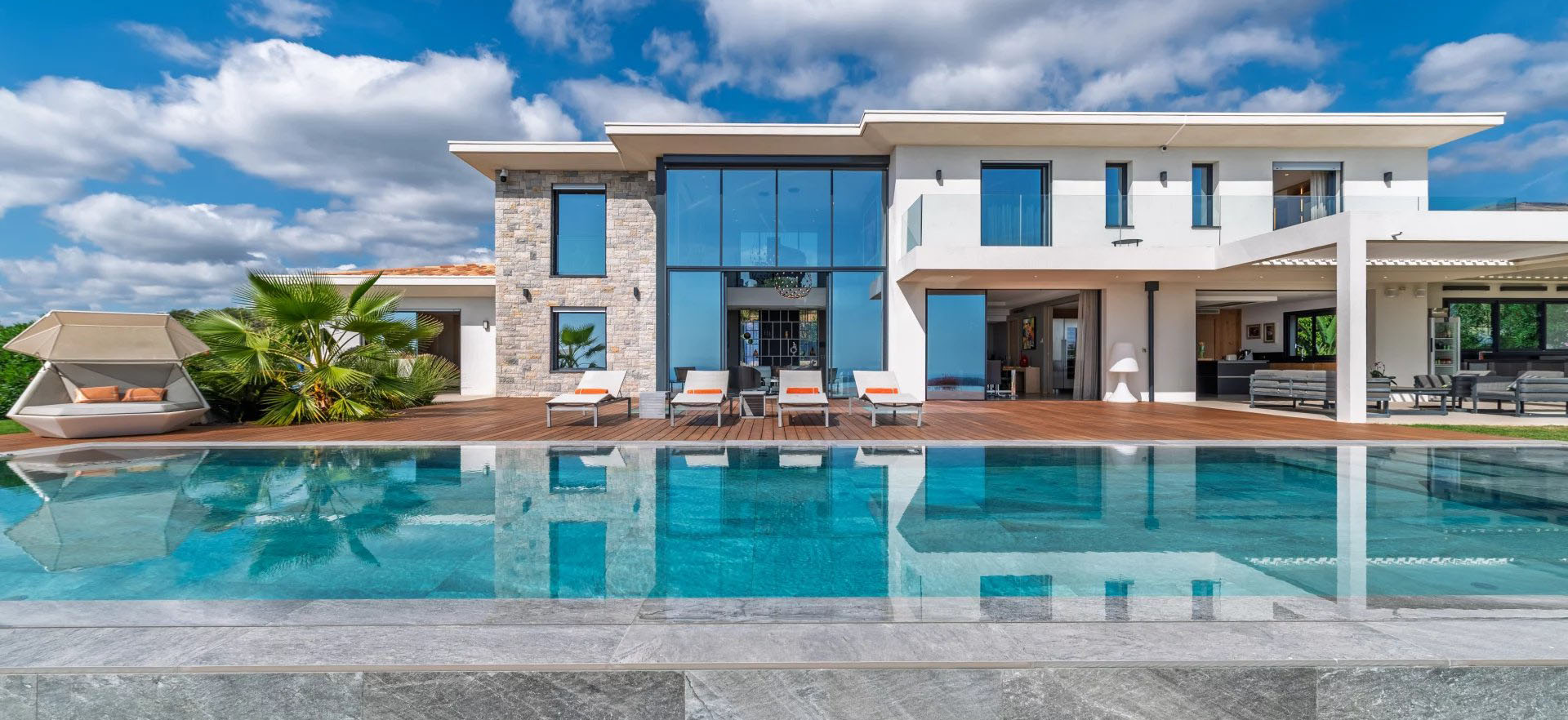 Découvrir cette propriété: Mougins - France - Maison, 8 pièces, 5 chambres - Slideshow Picture 1