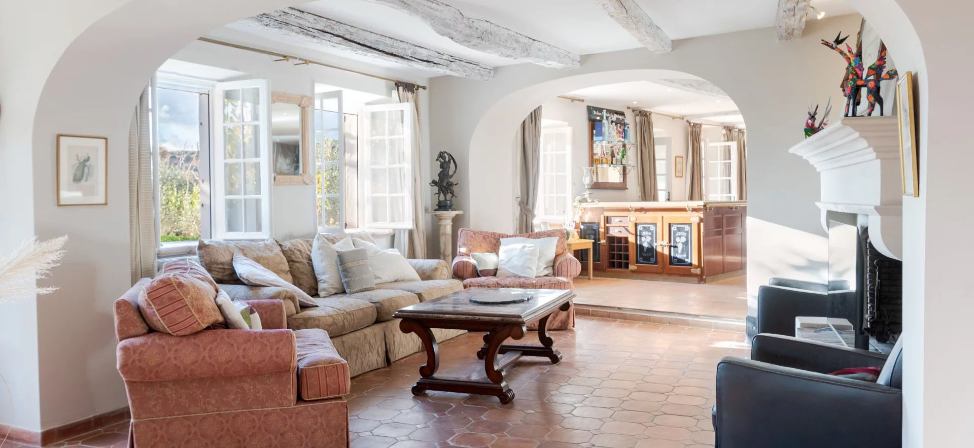 Découvrir cette propriété: Grasse - France - Maison, 8 pi&egrave;ces, 6 chambres - Slideshow Picture 3